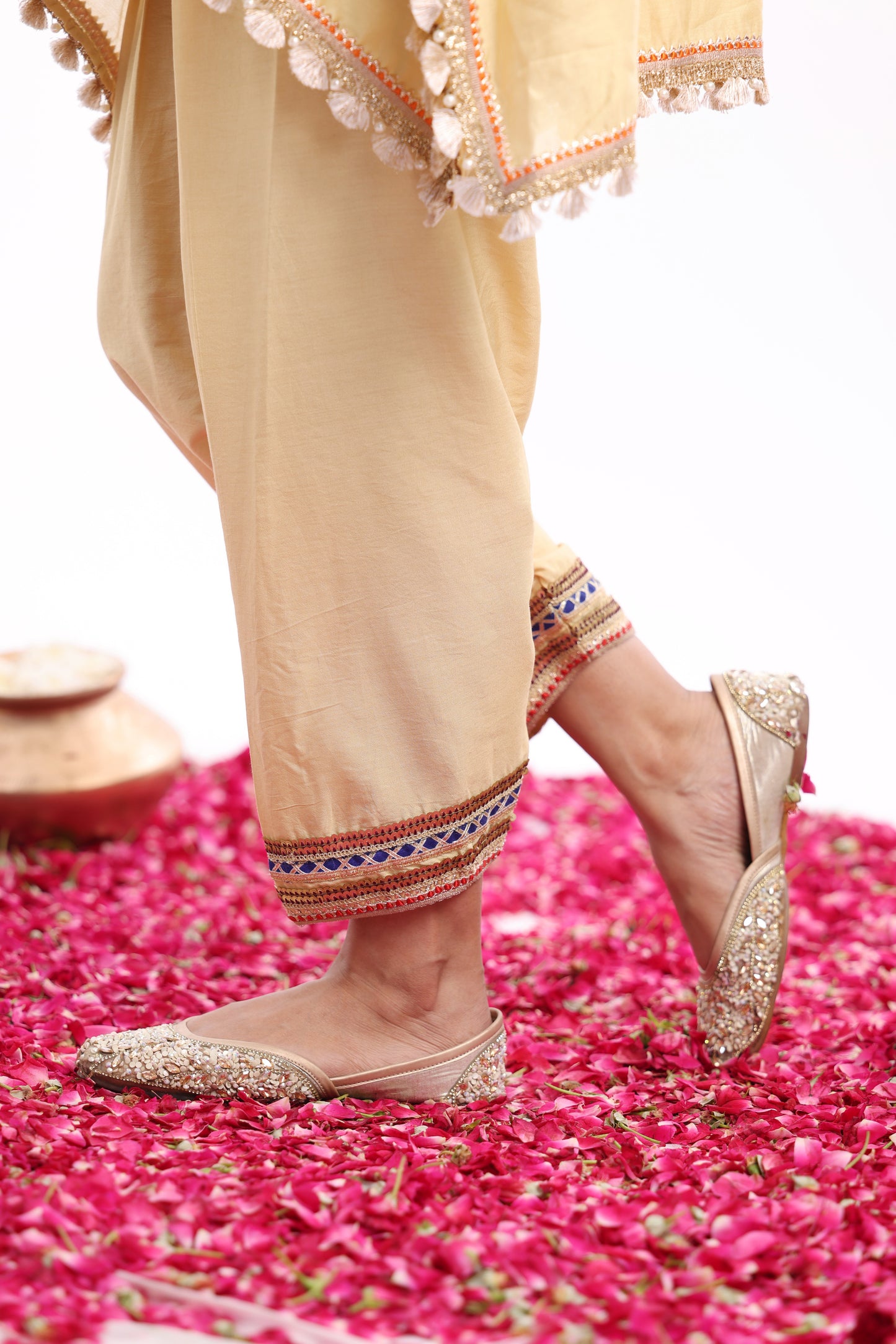 Asymmetrical short length shirt with narrow salwar