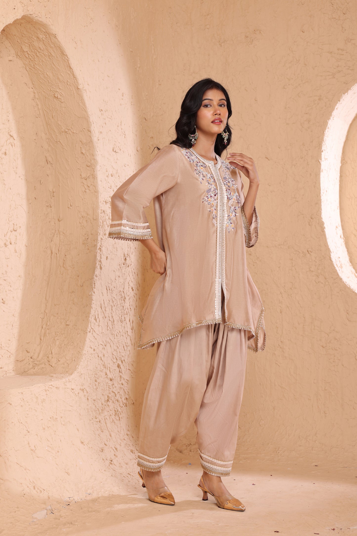 Asymmetrical short length shirt with narrow salwar