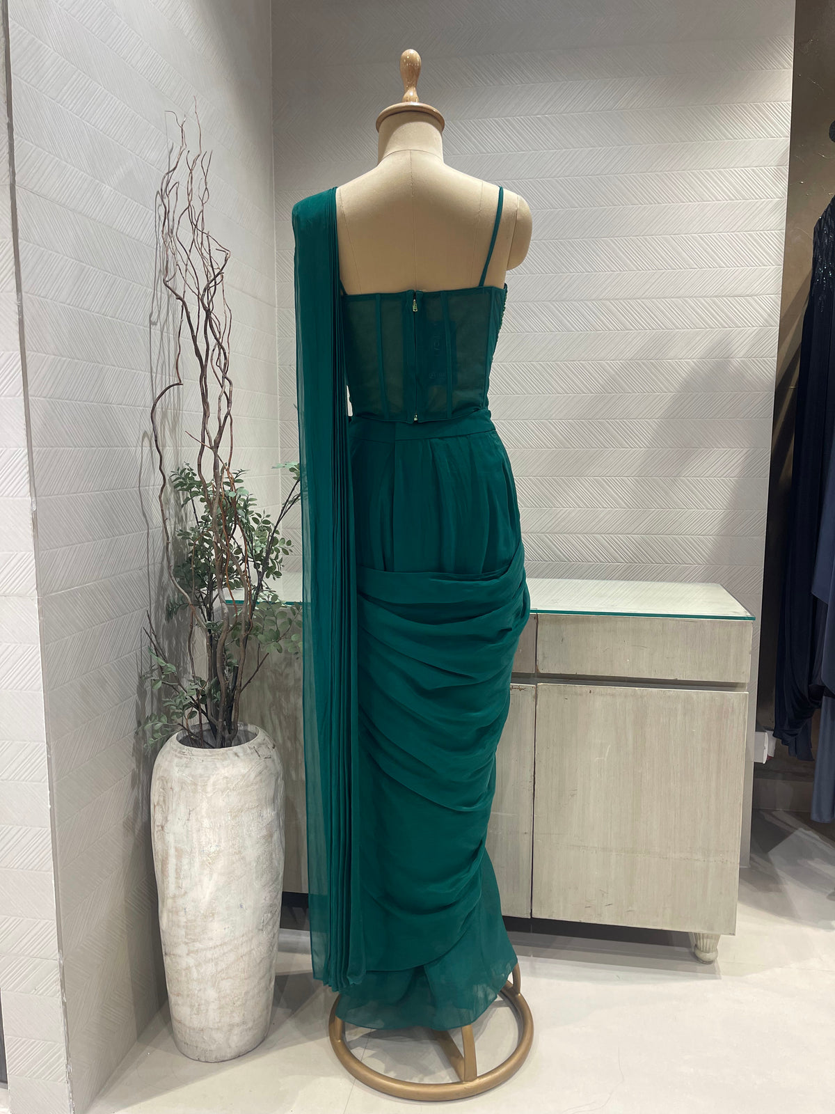 Green Bridesmaid Saree Side Silhouette