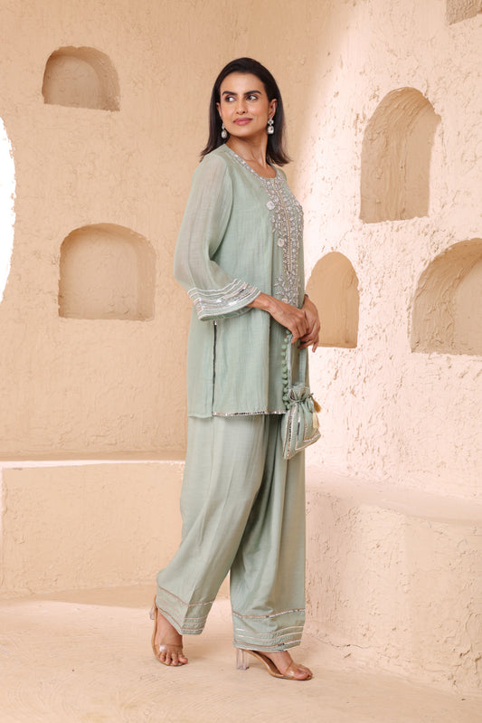 Straight short length shirt, Potli with Farsi salwar