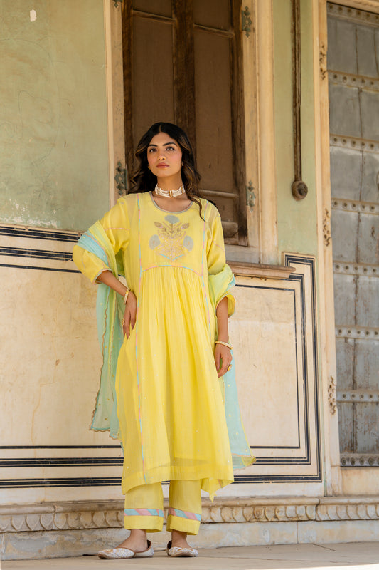 Yellow Mul Chanderi Kurta Set with Flower Motif Yoke