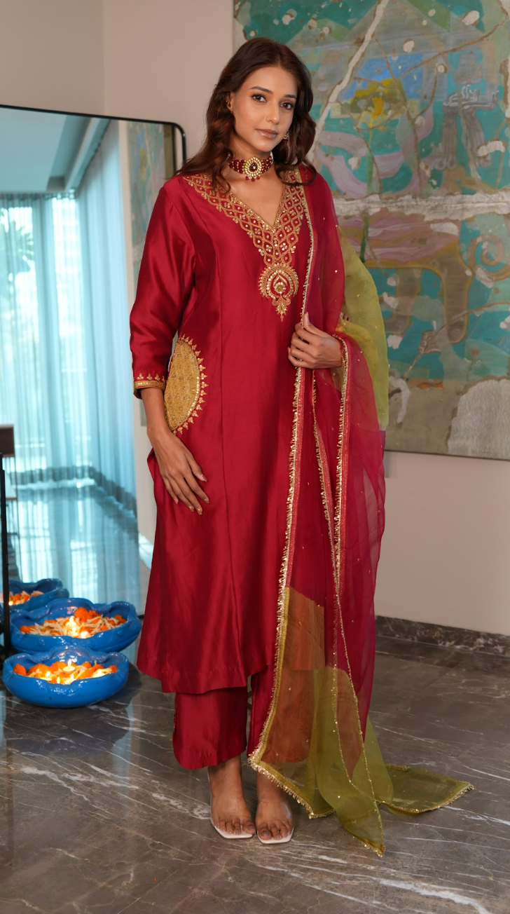 Red chanderi suit with pockets