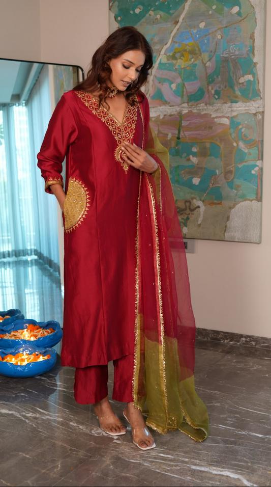 Red chanderi suit with pockets