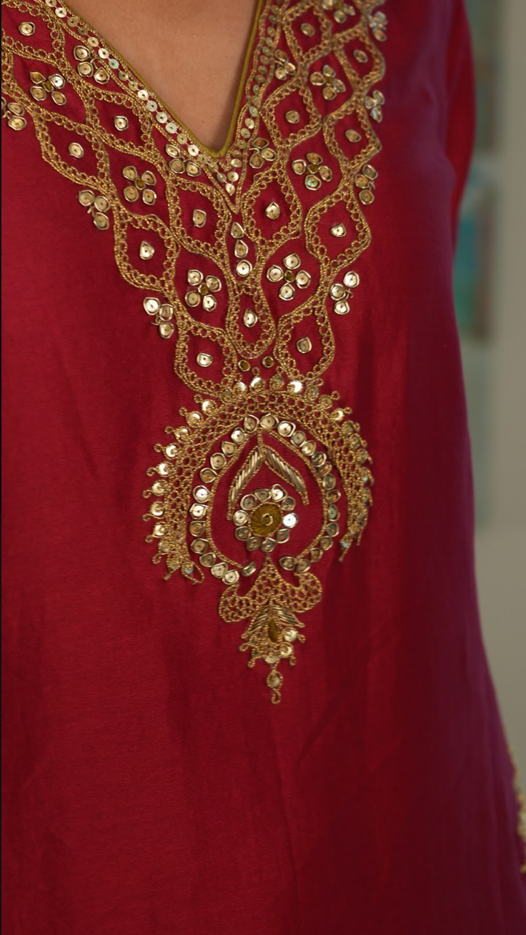 Red chanderi suit with pockets